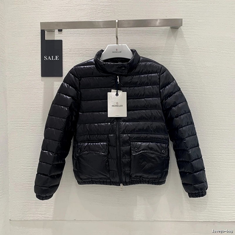 Hooded Puffer Jacket for Outdoor Errands in Moncler Style