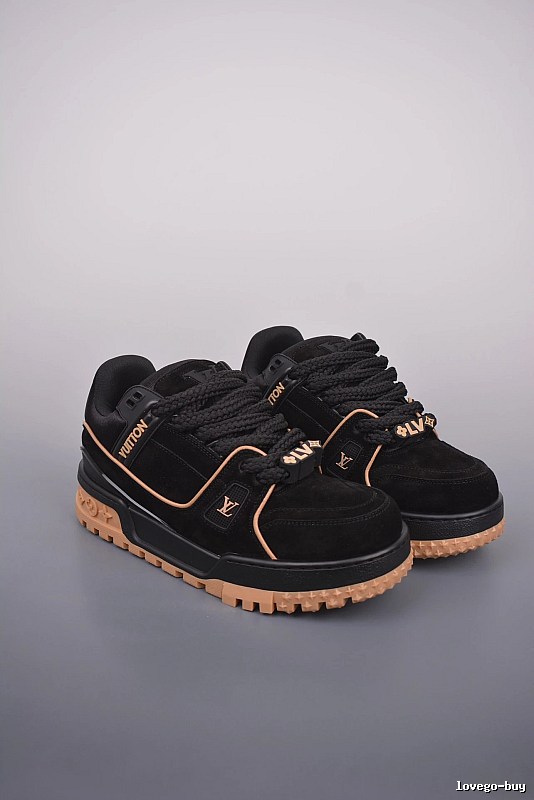 Nike Black and Brown Low-Top Sneakers with Streamlined Sole
