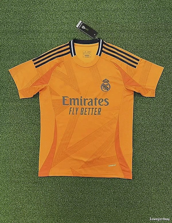 Real Madrid Casual Home soccer jersey White Real Madrid for Streetwear Looks