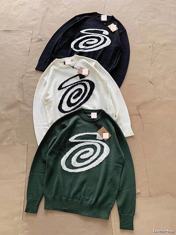 Stussy Green Swirl Graphic SweatShirt Travel Styling