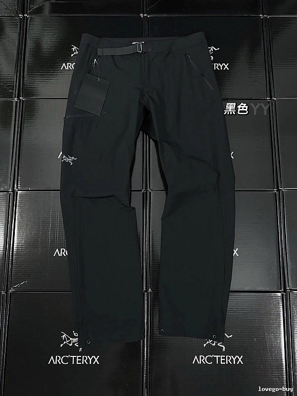 Technical Hiking Pants in Black with discreet logo - Arc'teryx