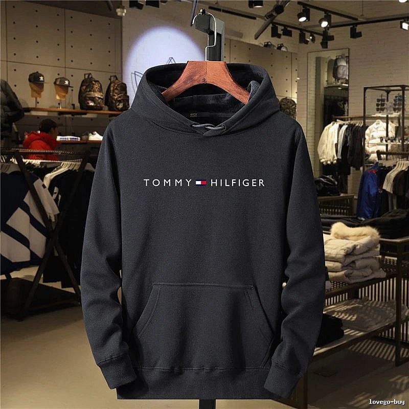Tommy Hilfiger Black Logo Hoodie Streetwear Look